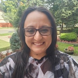 Meet your Posher, Ioanna